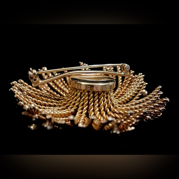 Holiday starburst brooch - Picture 3 of 6